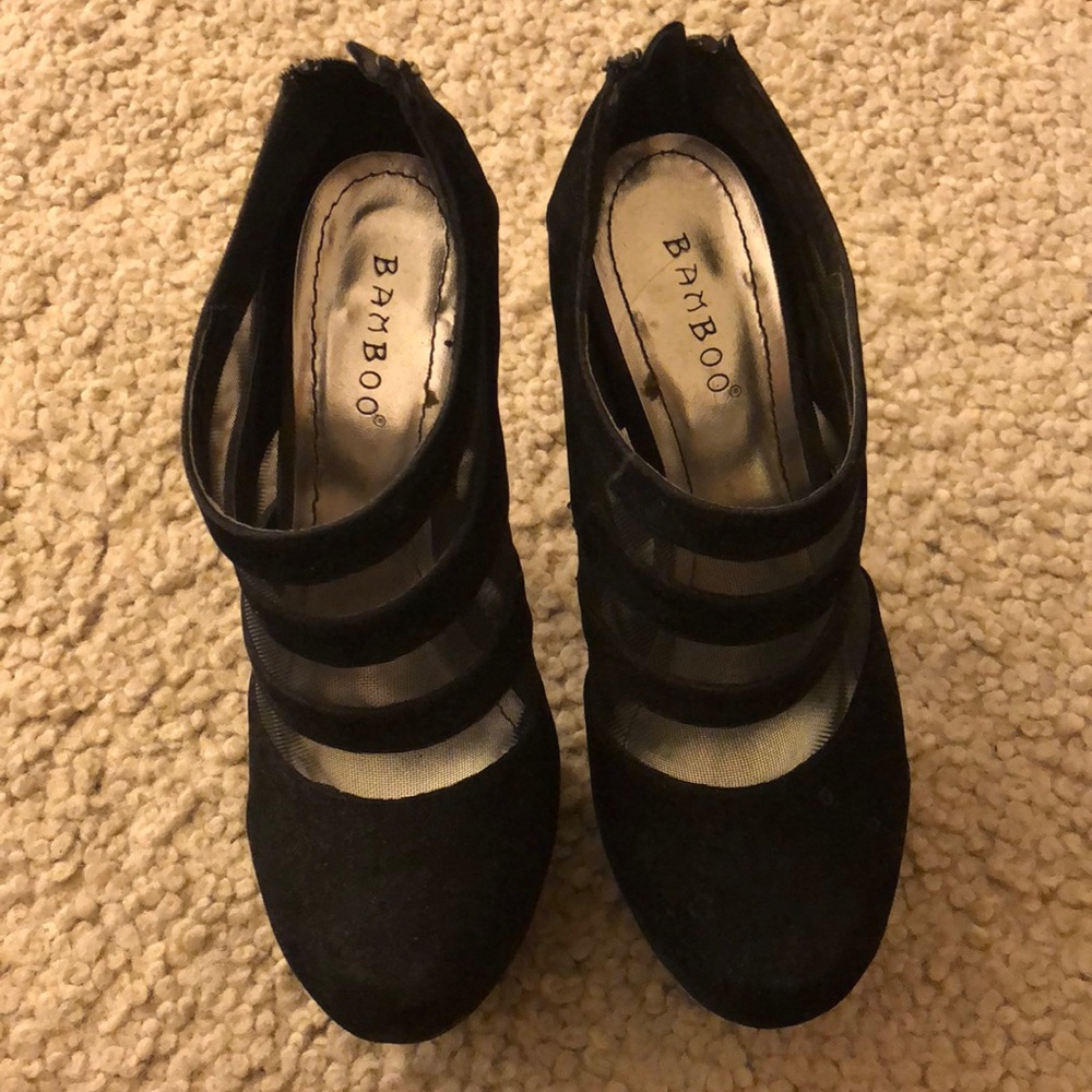 BAMBOO BLACK HEELS. Size 5.5